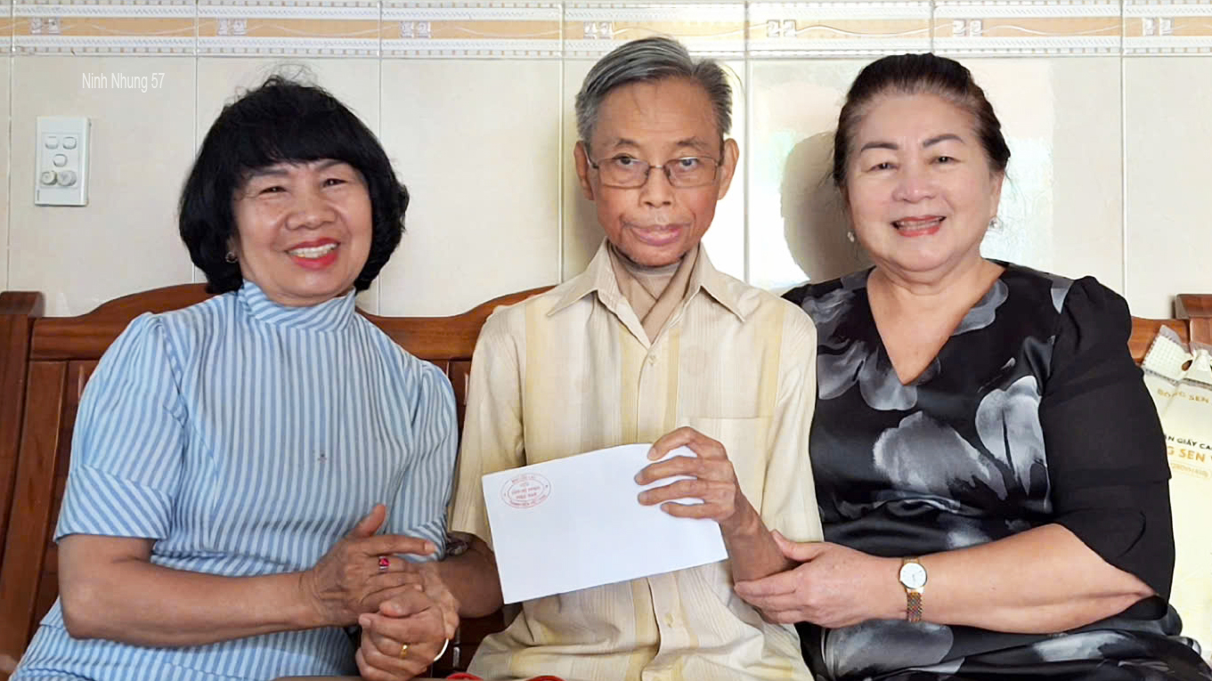 NGHĨA TÌNH ĐỒNG ĐỘI  BAN LIÊN LẠC CỰU CÁN BỘ ĐOÀN PHÍA NAM  THĂM CHÚC TẾT CÁC ĐỒNG CHÍ LÃO THÀNH  DỊP TẾT BÍNH NGỌ 2026