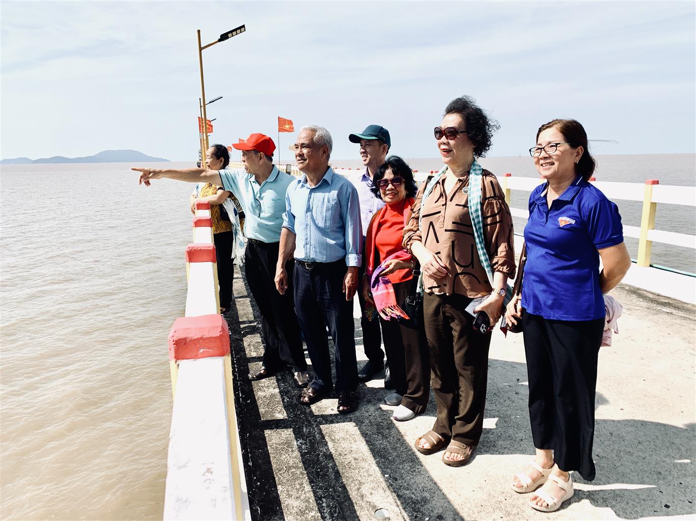 ĐOÀN TIỀN TRẠM VỀ CÀ MAU NGÀY MỚI CỦA BAN LL CỰU CÁN BỘ ĐOÀN PHÍA NAM ĐÃ ĐẾN U MINH, ĐẤT MŨI.