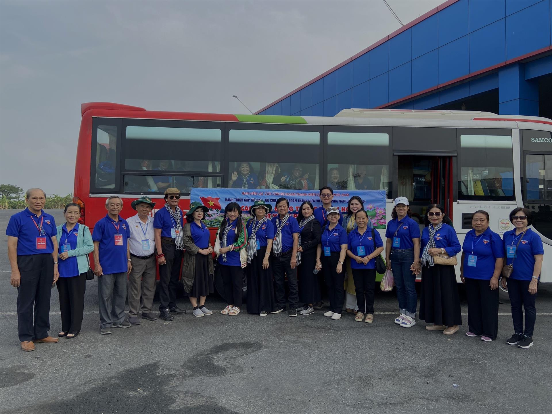 Truyền tiếp lửa cho thanh niên